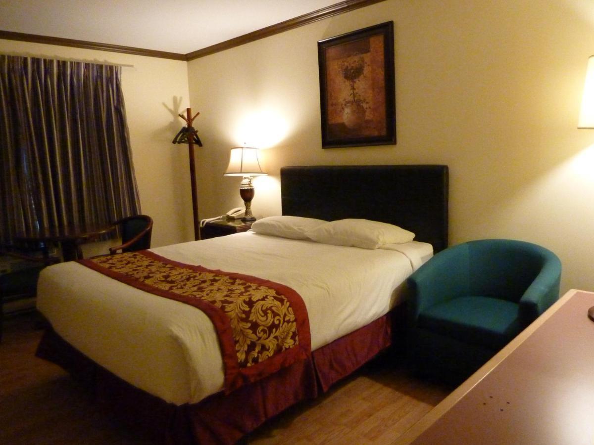 Motel Becancour 2*